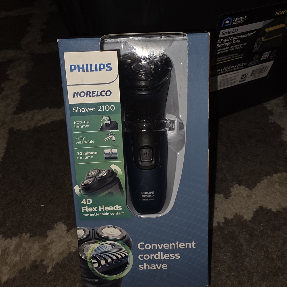 Philips Norelco Shaver 2100 - Blue and Black Electric Razor - Picture 3 of 3